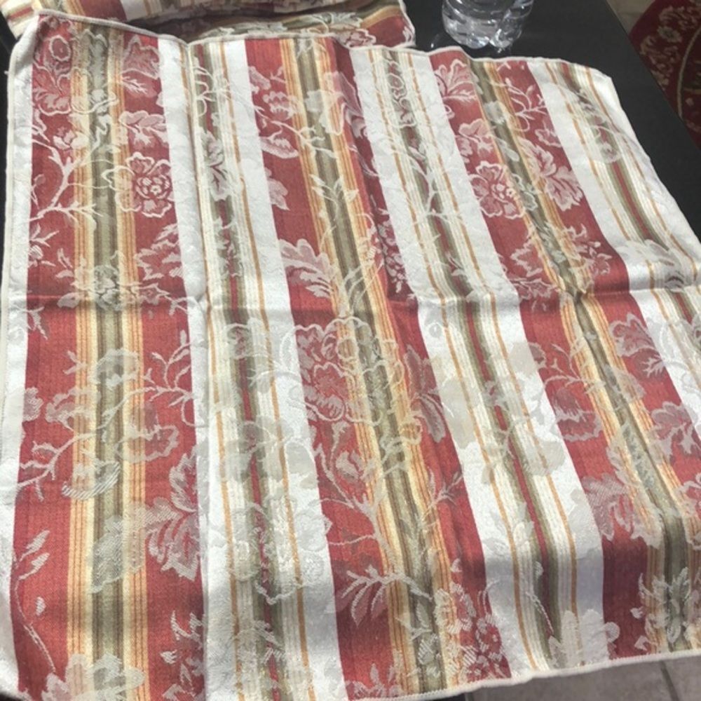 Liz Claiborne fabric napkins 55% cotton 45% polyester